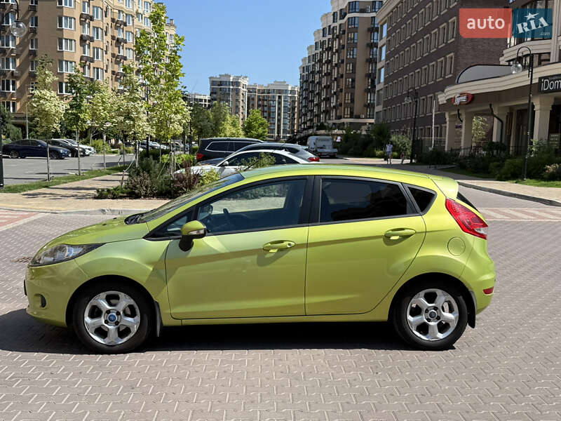 Хетчбек Ford Fiesta 2010 в Софіївській Борщагівці