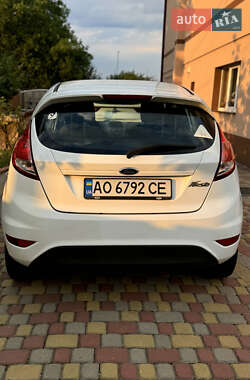 Хэтчбек Ford Fiesta 2013 в 