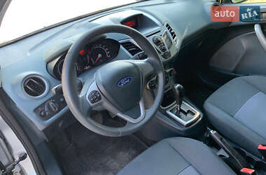 Хэтчбек Ford Fiesta 2010 в 