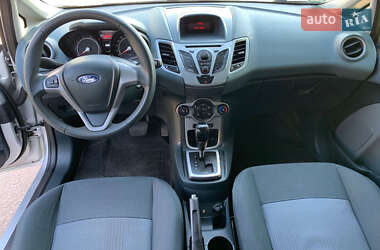 Хэтчбек Ford Fiesta 2010 в 