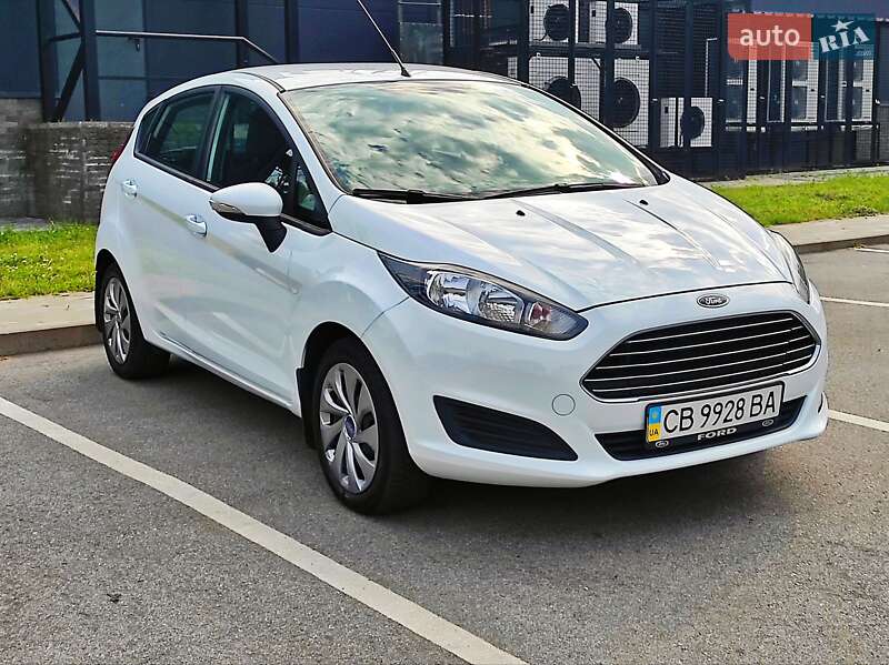 Хэтчбек Ford Fiesta 2013 в 