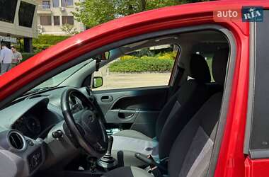 Хэтчбек Ford Fiesta 2006 в 