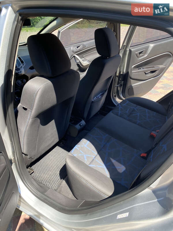 Хэтчбек Ford Fiesta 2011 в Тернополе фото 7 Хэтчбек Ford Fiesta 2011 в Тернополе