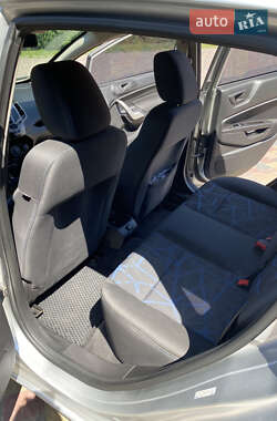 Хэтчбек Ford Fiesta 2011 в 