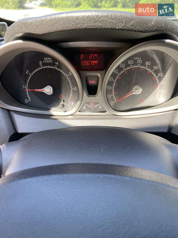 Хэтчбек Ford Fiesta 2011 в Тернополе фото 10 Хэтчбек Ford Fiesta 2011 в Тернополе