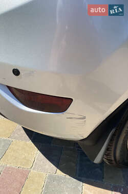 Хэтчбек Ford Fiesta 2011 в 