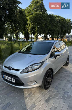 Хэтчбек Ford Fiesta 2011 в Ровно