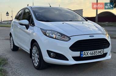 Хэтчбек Ford Fiesta 2016 в 