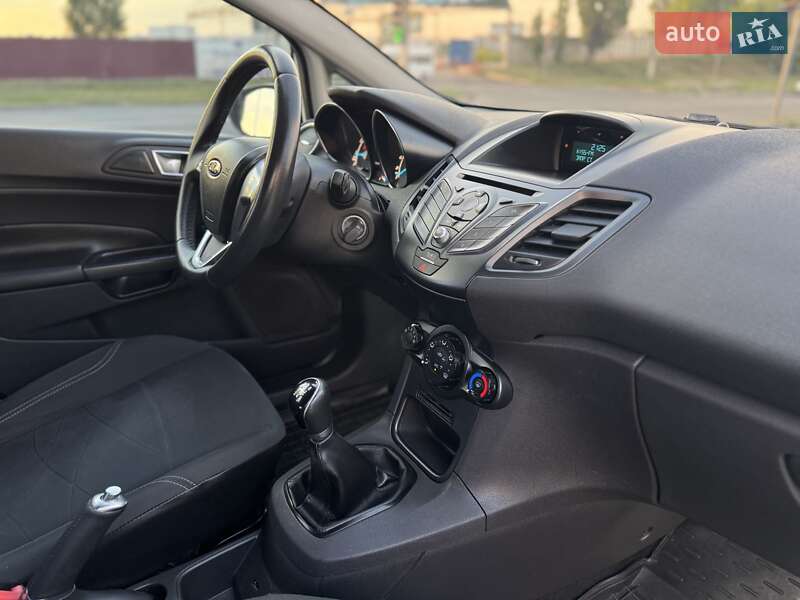Хэтчбек Ford Fiesta 2016 в Харькове