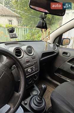 Хэтчбек Ford Fiesta 2007 в 