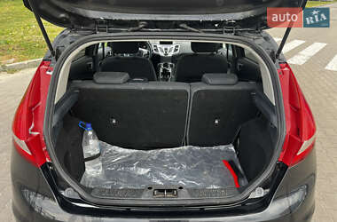 Хэтчбек Ford Fiesta 2011 в 
