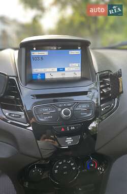Хэтчбек Ford Fiesta 2018 в 