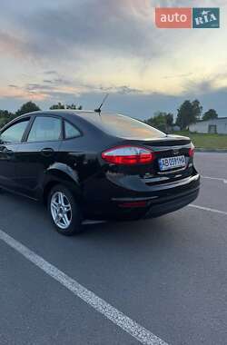 Седан Ford Fiesta 2017 в 