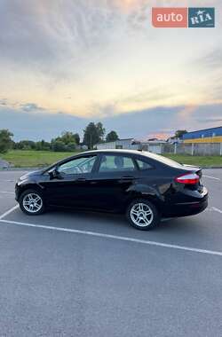 Седан Ford Fiesta 2017 в 