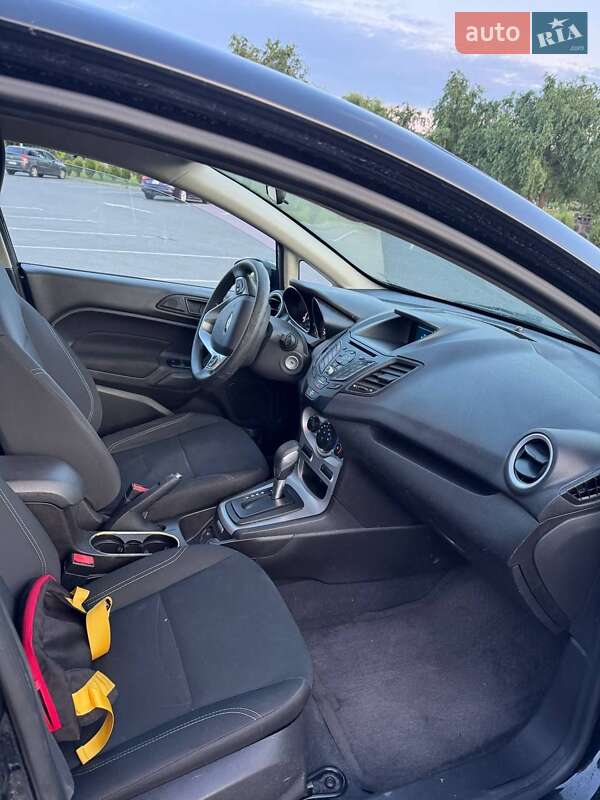 Седан Ford Fiesta 2017 в Хмільнику
