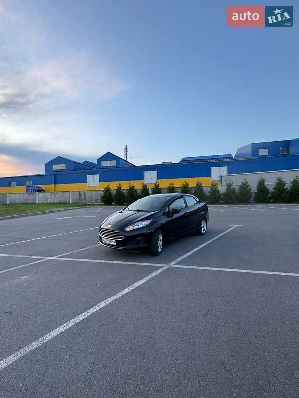 Седан Ford Fiesta 2017 в Хмільнику