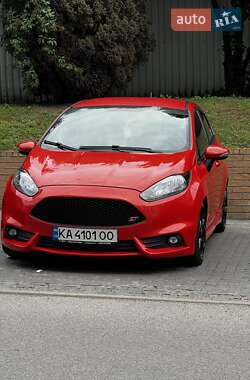 Хэтчбек Ford Fiesta 2016 в Киеве