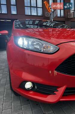 Хэтчбек Ford Fiesta 2016 в 