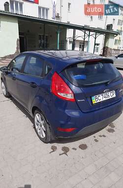 Хэтчбек Ford Fiesta 2012 в 