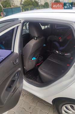 Хэтчбек Ford Fiesta 2013 в 