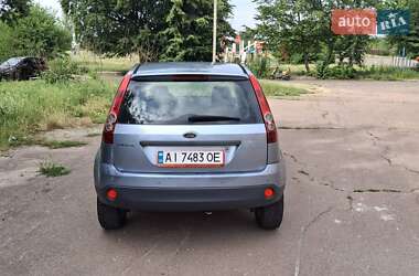 Хетчбек Ford Fiesta 2006 в 