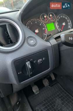 Хэтчбек Ford Fiesta 2007 в 