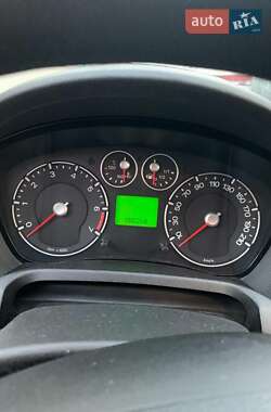 Хэтчбек Ford Fiesta 2007 в 