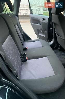 Хэтчбек Ford Fiesta 2007 в 