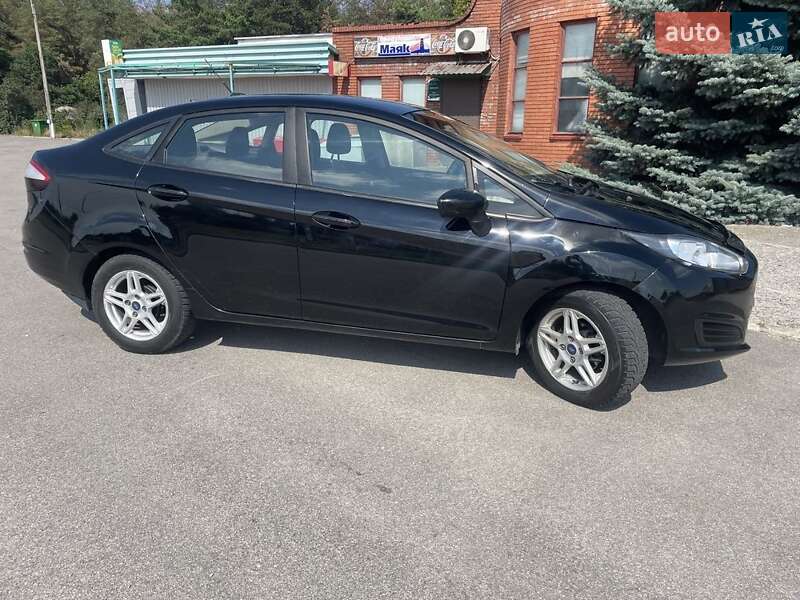 Седан Ford Fiesta 2018 в Каменском