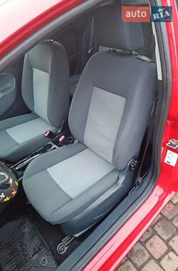 Хэтчбек Ford Fiesta 2010 в 