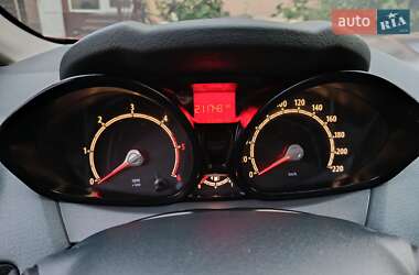 Хэтчбек Ford Fiesta 2010 в 