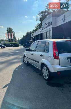Хетчбек Ford Fiesta 2008 в 