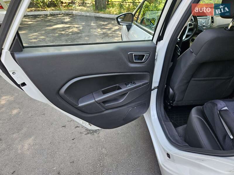 Седан Ford Fiesta 2016 в Запорожье