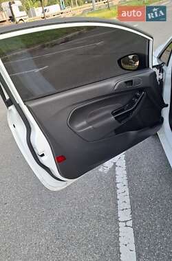 Хэтчбек Ford Fiesta 2013 в 