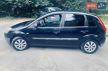 Хэтчбек Ford Fiesta 2006 в 