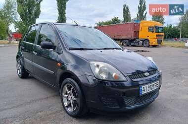 Хэтчбек Ford Fiesta 2006 в 