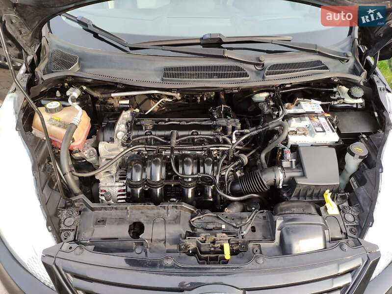 Седан Ford Fiesta 2013 в Киеве