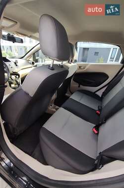 Седан Ford Fiesta 2013 в Киеве