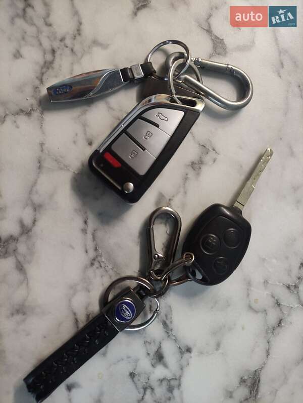 Седан Ford Fiesta 2013 в Киеве