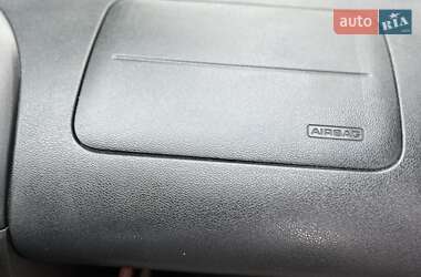 Хэтчбек Ford Fiesta 2002 в 