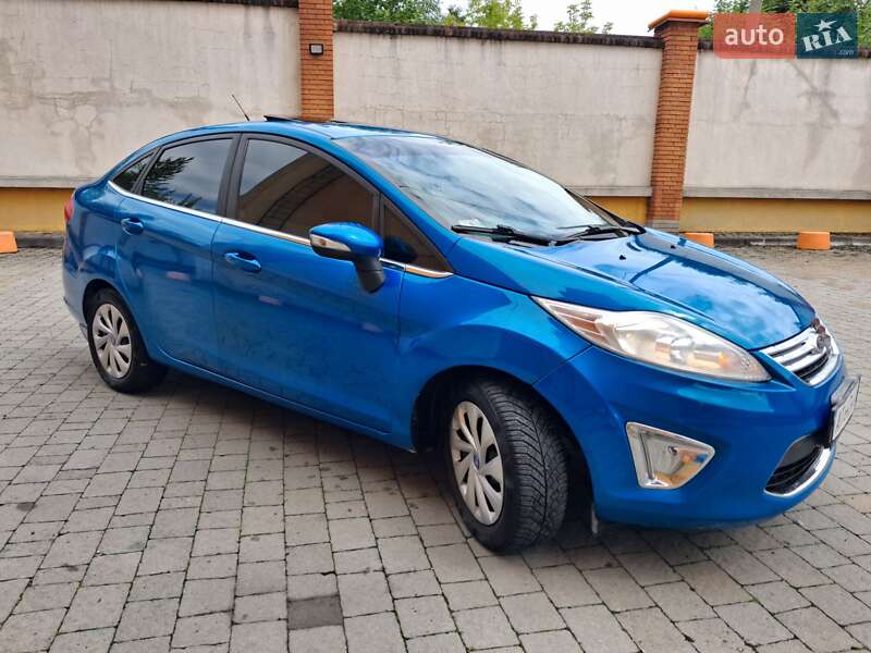 Седан Ford Fiesta 2011 в Коломиї
