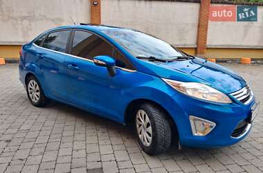 Седан Ford Fiesta 2011 в 