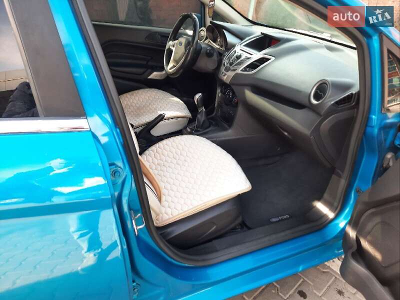 Седан Ford Fiesta 2011 в Коломиї