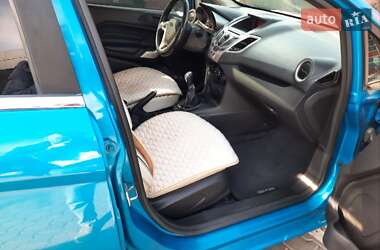 Седан Ford Fiesta 2011 в 
