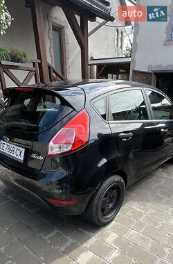 Хэтчбек Ford Fiesta 2015 в 