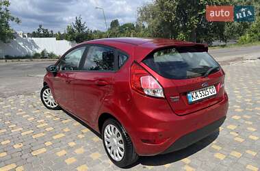 Хэтчбек Ford Fiesta 2016 в 