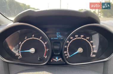 Хэтчбек Ford Fiesta 2013 в 