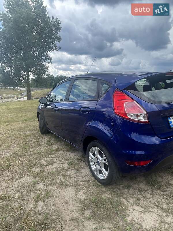 Хетчбек Ford Fiesta 2016 в Києві