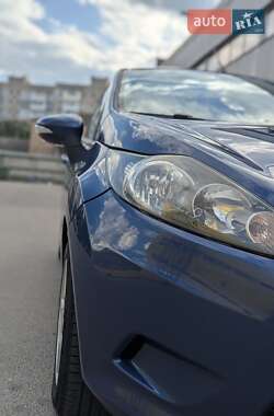 Хетчбек Ford Fiesta 2010 в 
