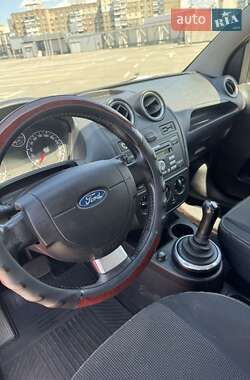 Хэтчбек Ford Fiesta 2007 в 